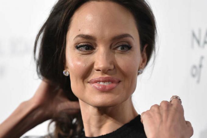 11 år gammel sønn av Angelina Jolie viste hjemmebilde av mamma