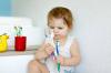 Velge en tannbørste og tannkrem til et barn: tannlege råd
