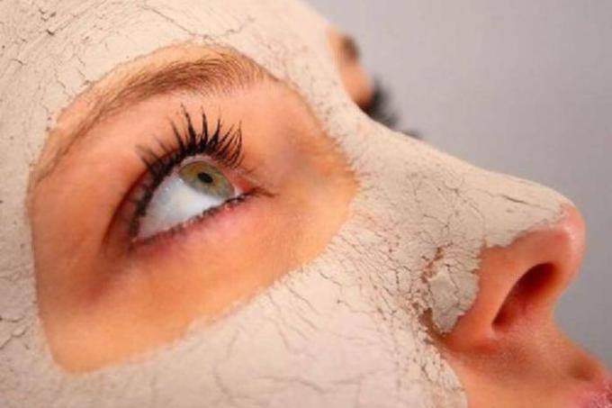 Hvordan fjerne blåmerker under øynene: TOP-3 effektive masker