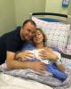 "Hele verden stoppet": den unge kone til Viktor Pavlik fødte en sønn