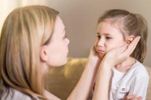Fysisk avstraffelse av barn er unyttig og skadelig: 7 regler for barneleger