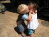 Ah, denne kjærligheten: 10 morsomme bilder av forelskede babyer
