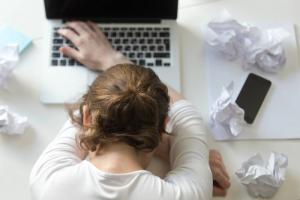 For å hjelpe arbeidsnarkoman: hvordan å takle trøtthet